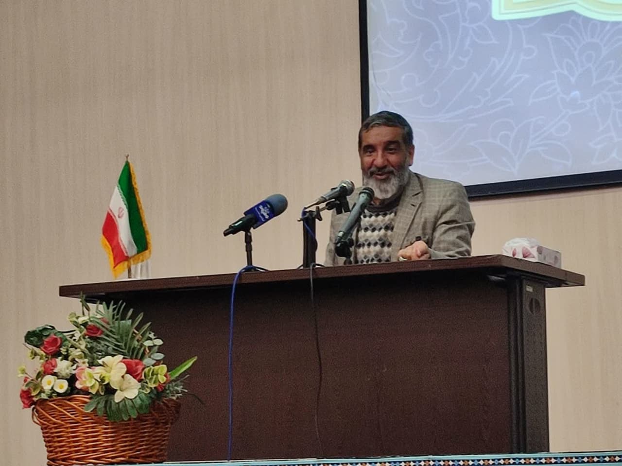 حاج حسین یکتا3